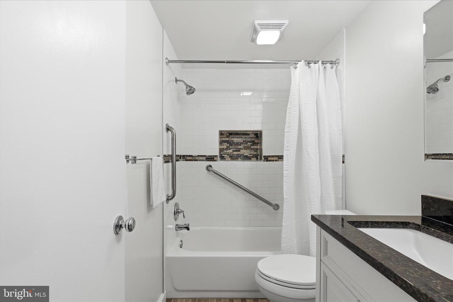 2586-E S ARLINGTON MILL DR #E, ARLINGTON, Virginia 22206, 1 Bedroom Bedrooms, ,1 BathroomBathrooms,Residential,For sale,2586-E S ARLINGTON MILL DR #E,VAAR2067120 MLS # VAAR2067120