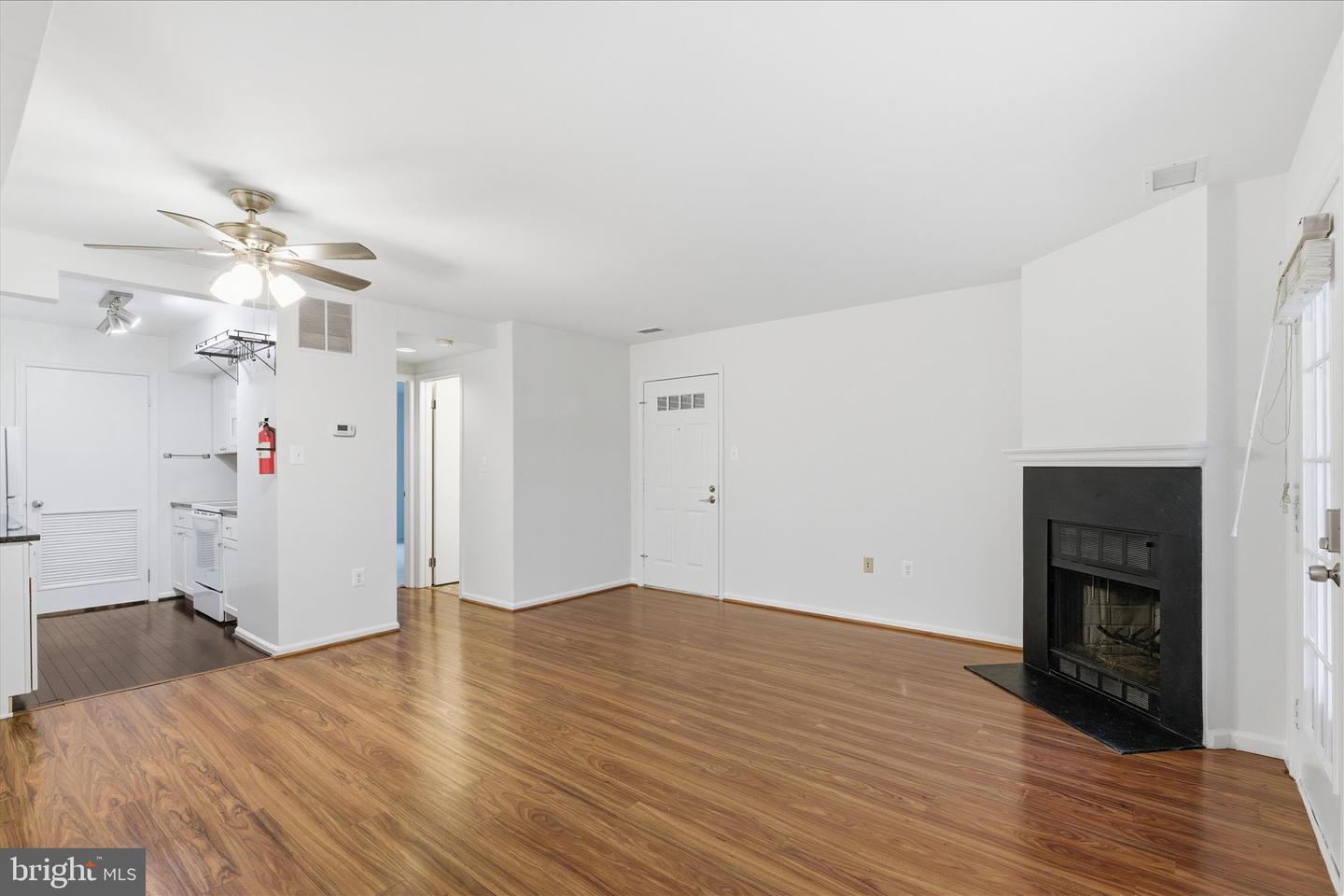 2586-E S ARLINGTON MILL DR #E, ARLINGTON, Virginia 22206, 1 Bedroom Bedrooms, ,1 BathroomBathrooms,Residential,For sale,2586-E S ARLINGTON MILL DR #E,VAAR2067120 MLS # VAAR2067120