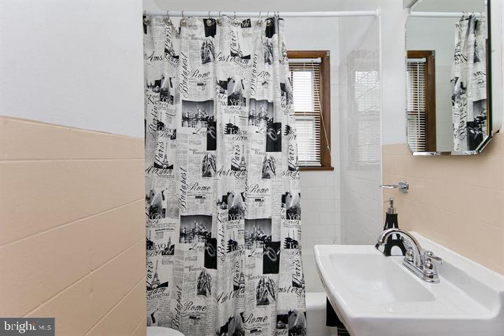 1610 S. LOUDOUN ST, WINCHESTER, Virginia 22601, 4 Bedrooms Bedrooms, ,2 BathroomsBathrooms,Residential,For sale,1610 S. LOUDOUN ST,VAWI2009664 MLS # VAWI2009664