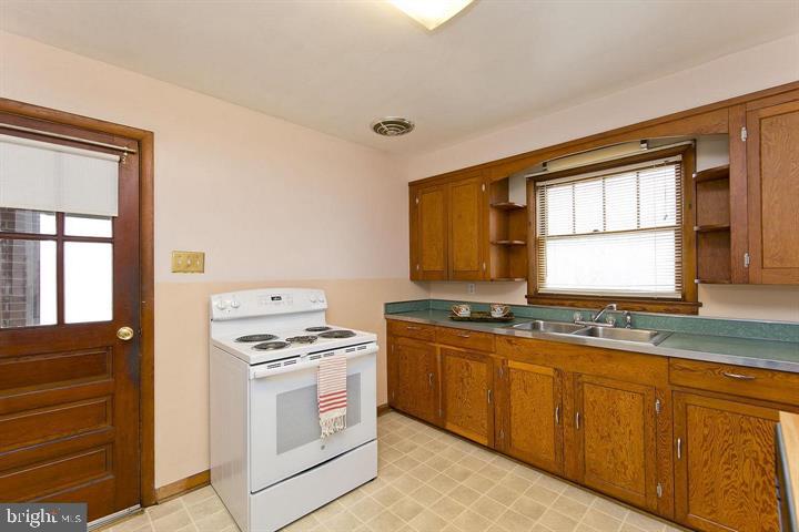 1610 S. LOUDOUN ST, WINCHESTER, Virginia 22601, 4 Bedrooms Bedrooms, ,2 BathroomsBathrooms,Residential,For sale,1610 S. LOUDOUN ST,VAWI2009664 MLS # VAWI2009664