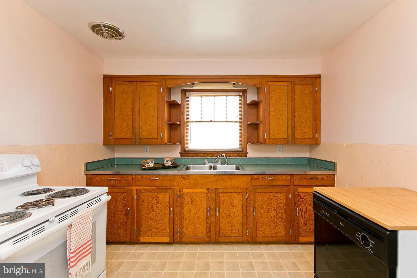 1610 S. LOUDOUN ST, WINCHESTER, Virginia 22601, 4 Bedrooms Bedrooms, ,2 BathroomsBathrooms,Residential,For sale,1610 S. LOUDOUN ST,VAWI2009664 MLS # VAWI2009664