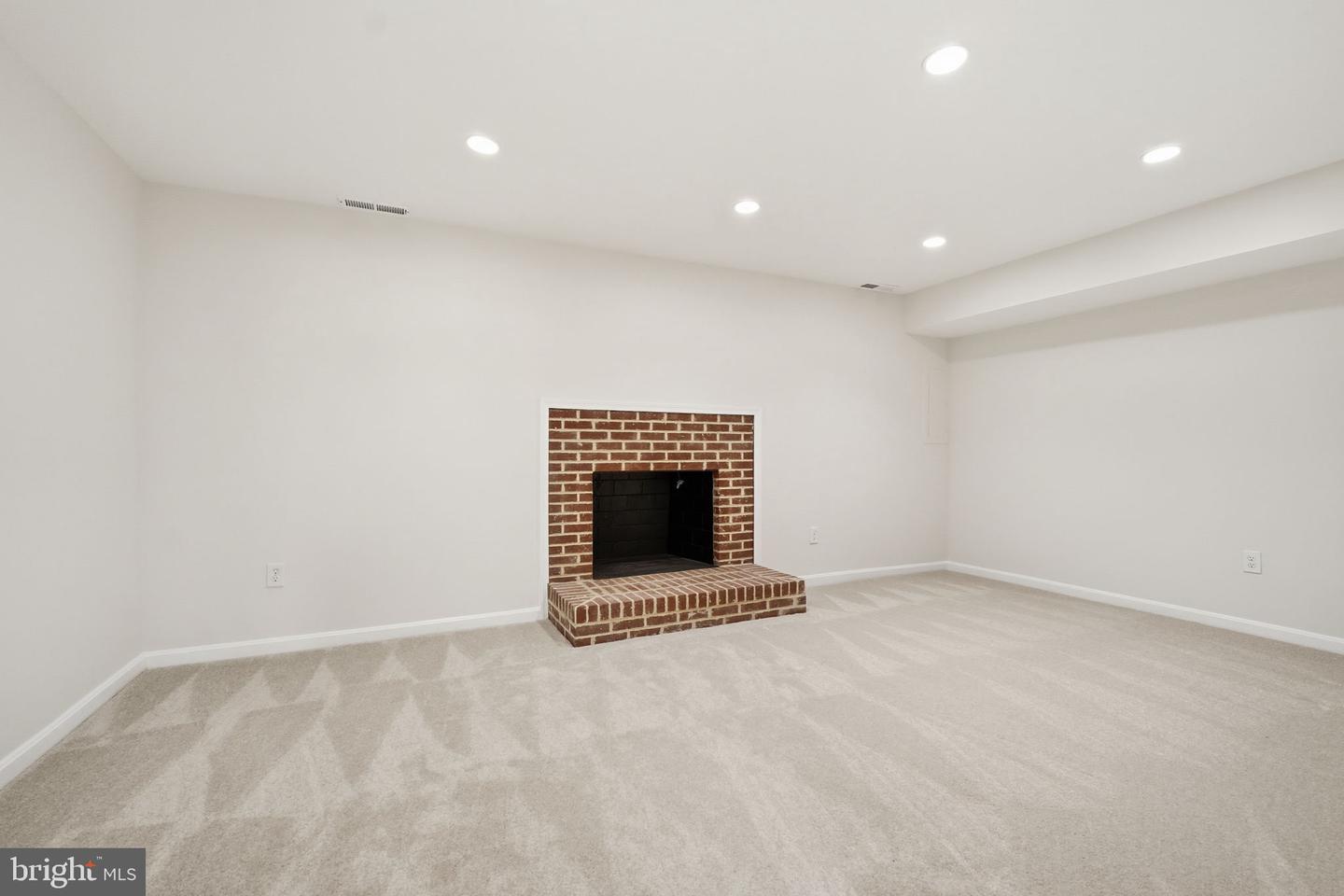 4563 AIRLIE WAY, ANNANDALE, Virginia 22003, 3 Bedrooms Bedrooms, ,3 BathroomsBathrooms,Residential,For sale,4563 AIRLIE WAY,VAFX2284294 MLS # VAFX2284294