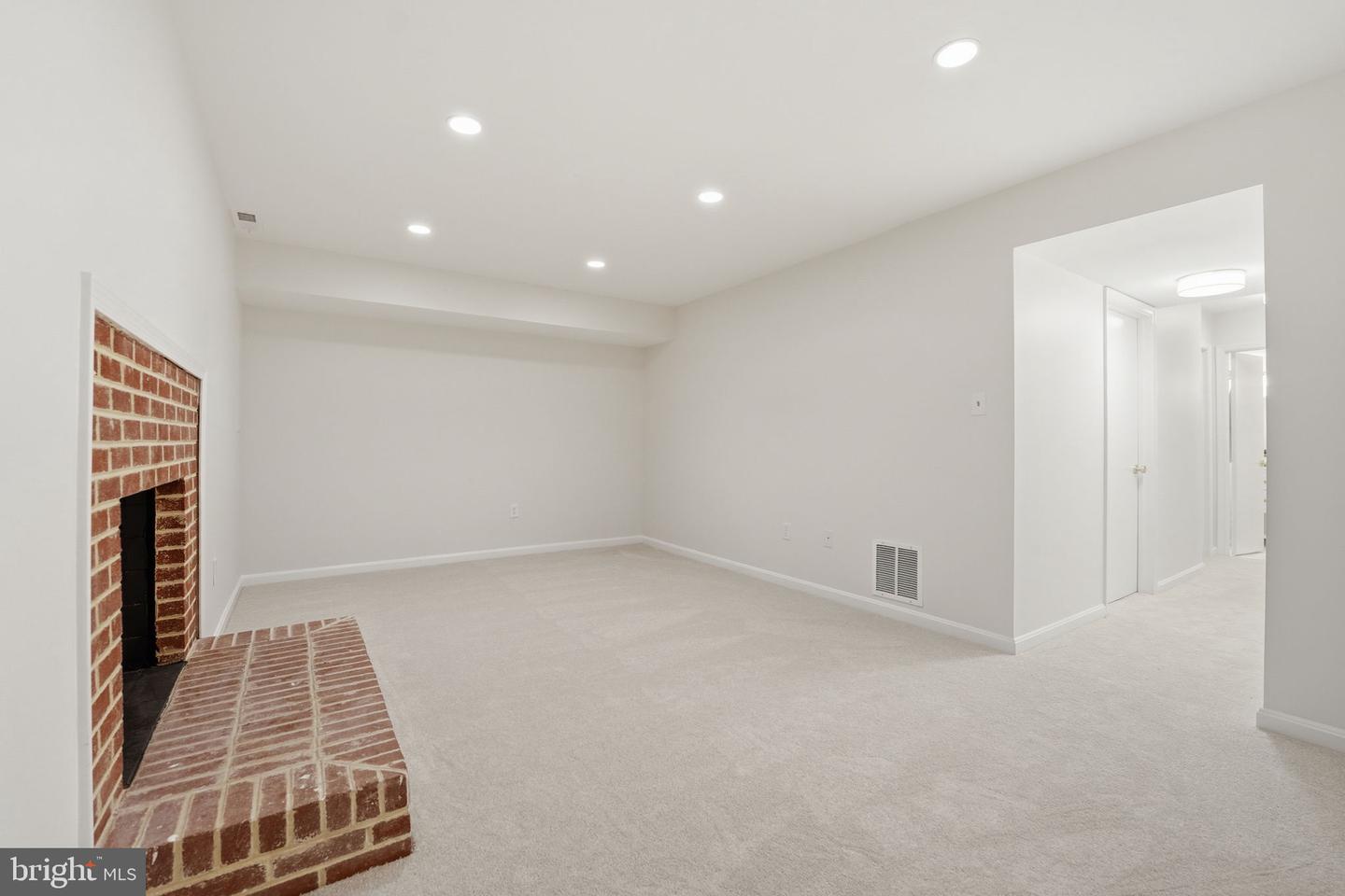 4563 AIRLIE WAY, ANNANDALE, Virginia 22003, 3 Bedrooms Bedrooms, ,3 BathroomsBathrooms,Residential,For sale,4563 AIRLIE WAY,VAFX2284294 MLS # VAFX2284294