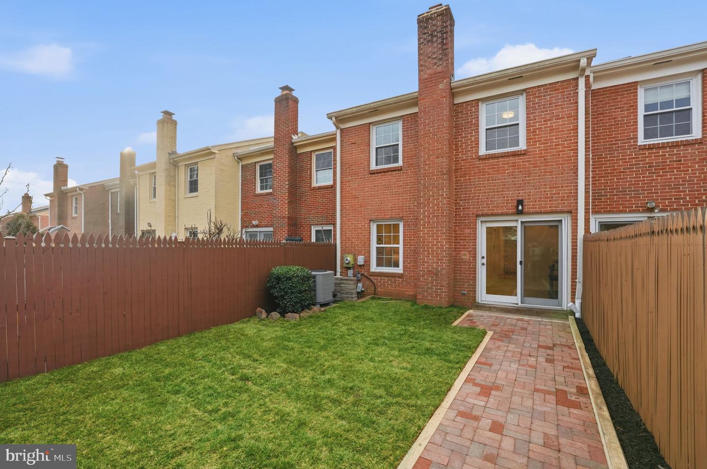 4563 AIRLIE WAY, ANNANDALE, Virginia 22003, 3 Bedrooms Bedrooms, ,3 BathroomsBathrooms,Residential,For sale,4563 AIRLIE WAY,VAFX2284294 MLS # VAFX2284294