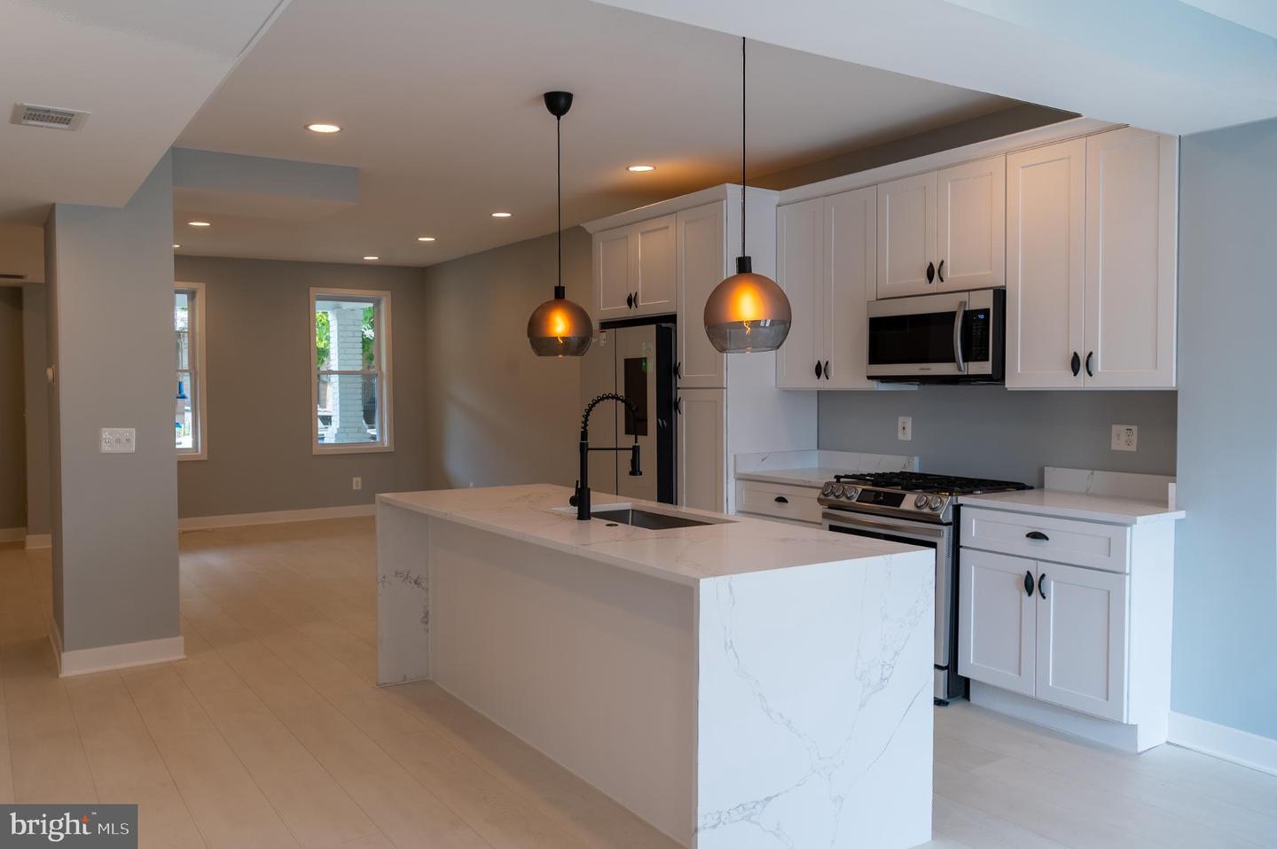 706 NW LONGFELLOW ST NW, WASHINGTON, District Of Columbia 20011, 4 Bedrooms Bedrooms, 8 Rooms Rooms,3 BathroomsBathrooms,Residential,For sale,706 NW LONGFELLOW ST NW,DCDC2240180 MLS # DCDC2240180