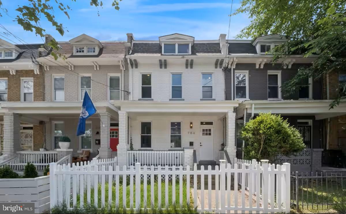 706 NW LONGFELLOW ST NW, WASHINGTON, District Of Columbia 20011, 4 Bedrooms Bedrooms, 8 Rooms Rooms,3 BathroomsBathrooms,Residential,For sale,706 NW LONGFELLOW ST NW,DCDC2240180 MLS # DCDC2240180