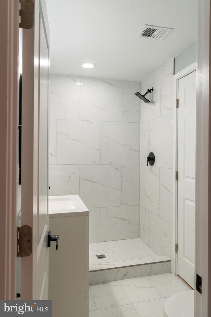 706 NW LONGFELLOW ST NW, WASHINGTON, District Of Columbia 20011, 4 Bedrooms Bedrooms, 8 Rooms Rooms,3 BathroomsBathrooms,Residential,For sale,706 NW LONGFELLOW ST NW,DCDC2240180 MLS # DCDC2240180