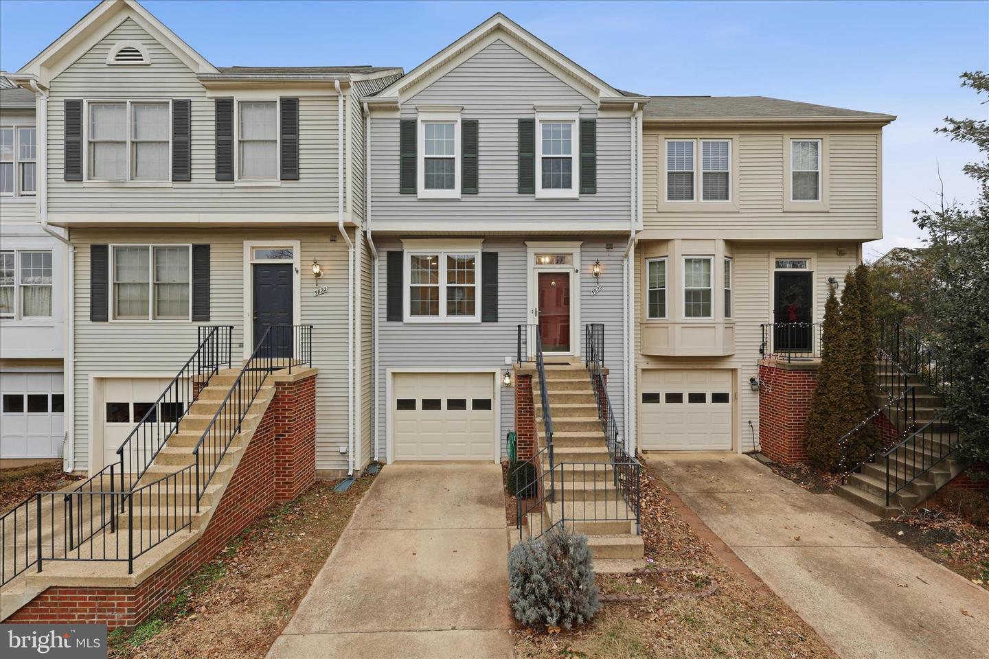 5820 WATERMARK CIR, CENTREVILLE, Virginia 20120, 3 Bedrooms Bedrooms, ,3 BathroomsBathrooms,Residential,For sale,5820 WATERMARK CIR,VAFX2284950 MLS # VAFX2284950