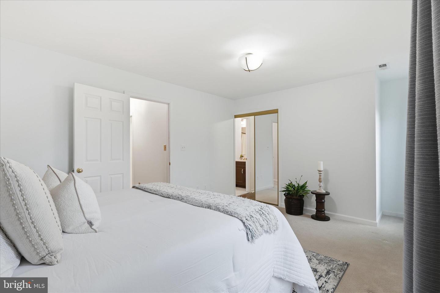 5820 WATERMARK CIR, CENTREVILLE, Virginia 20120, 3 Bedrooms Bedrooms, ,3 BathroomsBathrooms,Residential,For sale,5820 WATERMARK CIR,VAFX2284950 MLS # VAFX2284950