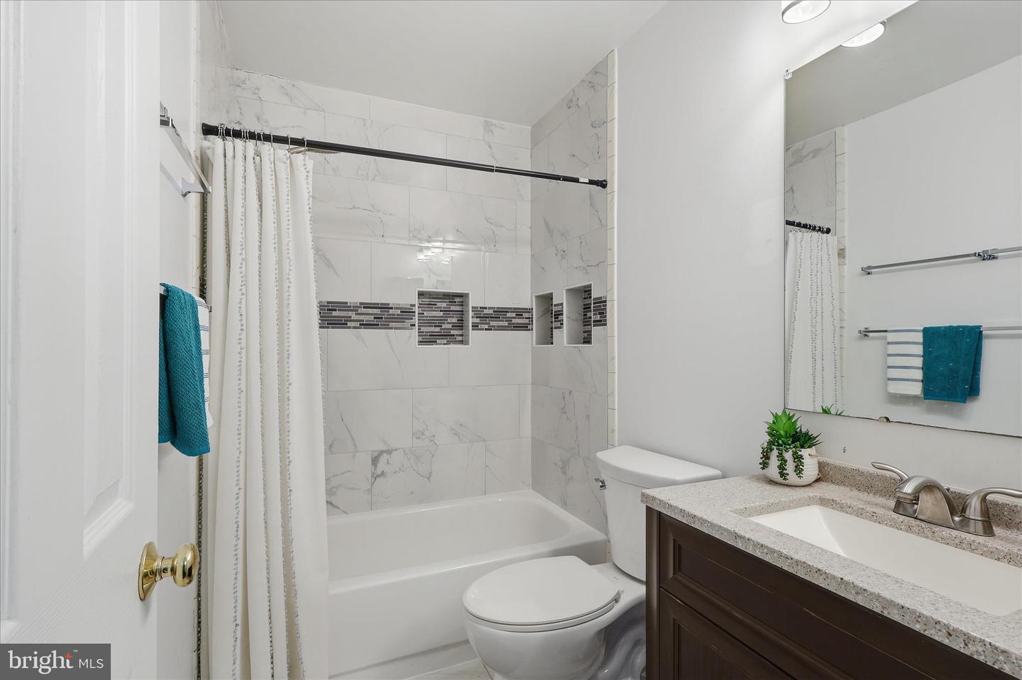 5820 WATERMARK CIR, CENTREVILLE, Virginia 20120, 3 Bedrooms Bedrooms, ,3 BathroomsBathrooms,Residential,For sale,5820 WATERMARK CIR,VAFX2284950 MLS # VAFX2284950