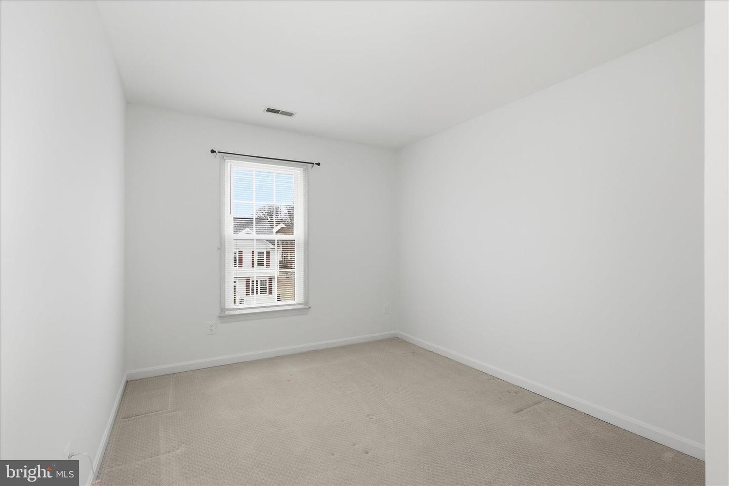 5820 WATERMARK CIR, CENTREVILLE, Virginia 20120, 3 Bedrooms Bedrooms, ,3 BathroomsBathrooms,Residential,For sale,5820 WATERMARK CIR,VAFX2284950 MLS # VAFX2284950