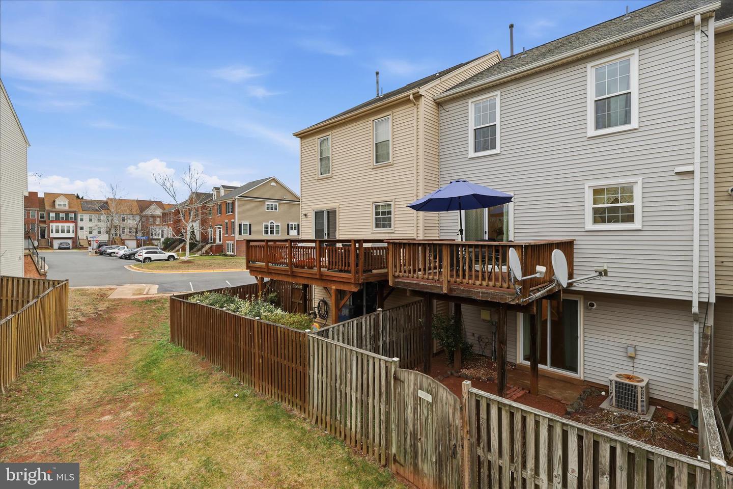 5820 WATERMARK CIR, CENTREVILLE, Virginia 20120, 3 Bedrooms Bedrooms, ,3 BathroomsBathrooms,Residential,For sale,5820 WATERMARK CIR,VAFX2284950 MLS # VAFX2284950