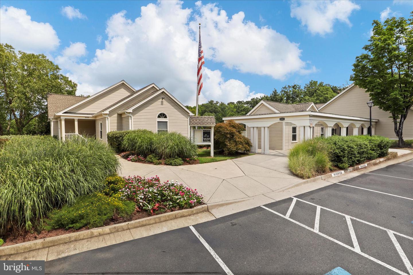 5820 WATERMARK CIR, CENTREVILLE, Virginia 20120, 3 Bedrooms Bedrooms, ,3 BathroomsBathrooms,Residential,For sale,5820 WATERMARK CIR,VAFX2284950 MLS # VAFX2284950