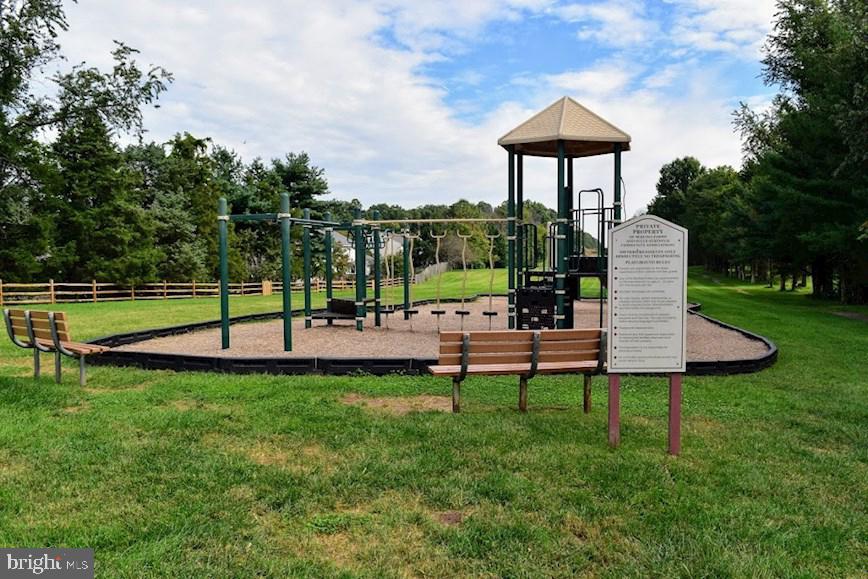 5820 WATERMARK CIR, CENTREVILLE, Virginia 20120, 3 Bedrooms Bedrooms, ,3 BathroomsBathrooms,Residential,For sale,5820 WATERMARK CIR,VAFX2284950 MLS # VAFX2284950