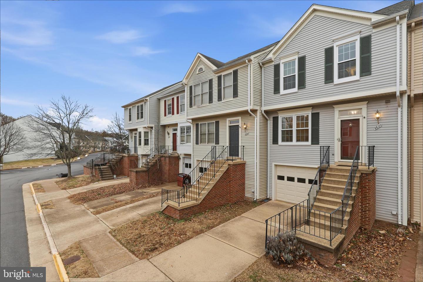 5820 WATERMARK CIR, CENTREVILLE, Virginia 20120, 3 Bedrooms Bedrooms, ,3 BathroomsBathrooms,Residential,For sale,5820 WATERMARK CIR,VAFX2284950 MLS # VAFX2284950