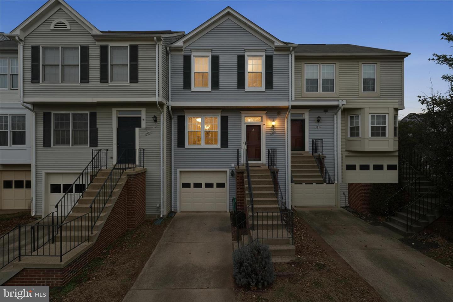 5820 WATERMARK CIR, CENTREVILLE, Virginia 20120, 3 Bedrooms Bedrooms, ,3 BathroomsBathrooms,Residential,For sale,5820 WATERMARK CIR,VAFX2284950 MLS # VAFX2284950