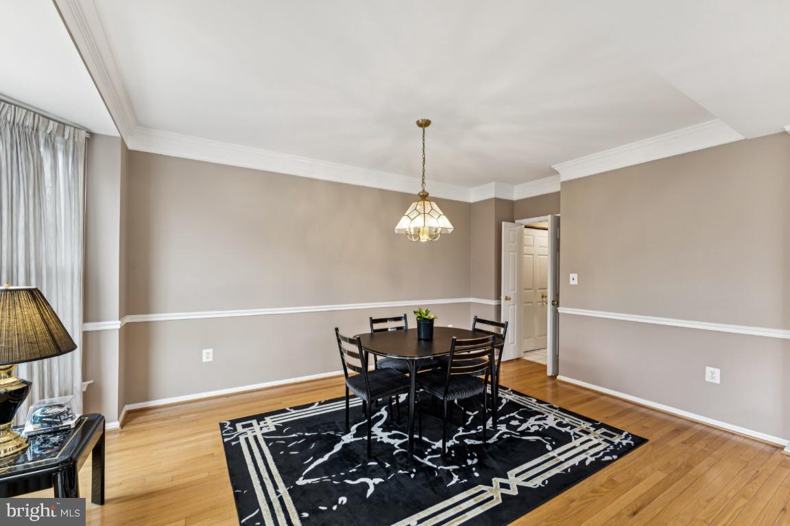6251 WINDHAM HILL RUN, ALEXANDRIA, Virginia 22315, 3 Bedrooms Bedrooms, ,3 BathroomsBathrooms,Residential,For sale,6251 WINDHAM HILL RUN,VAFX2285366 MLS # VAFX2285366