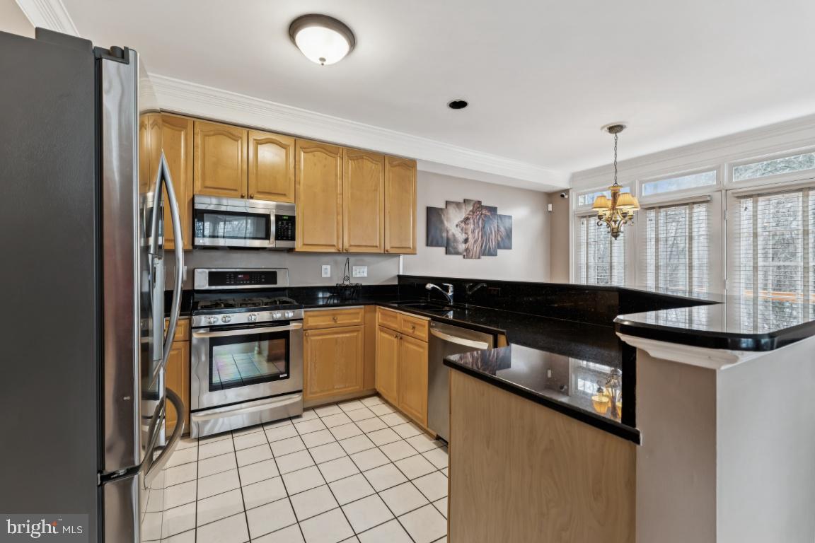 6251 WINDHAM HILL RUN, ALEXANDRIA, Virginia 22315, 3 Bedrooms Bedrooms, ,3 BathroomsBathrooms,Residential,For sale,6251 WINDHAM HILL RUN,VAFX2285366 MLS # VAFX2285366