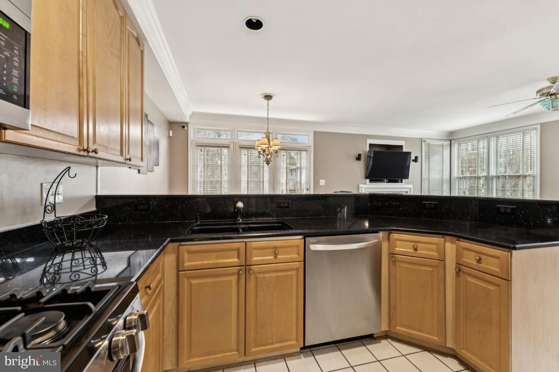 6251 WINDHAM HILL RUN, ALEXANDRIA, Virginia 22315, 3 Bedrooms Bedrooms, ,3 BathroomsBathrooms,Residential,For sale,6251 WINDHAM HILL RUN,VAFX2285366 MLS # VAFX2285366