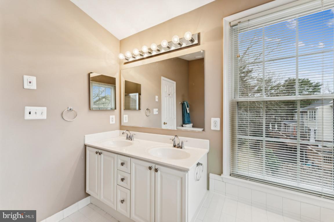 6251 WINDHAM HILL RUN, ALEXANDRIA, Virginia 22315, 3 Bedrooms Bedrooms, ,3 BathroomsBathrooms,Residential,For sale,6251 WINDHAM HILL RUN,VAFX2285366 MLS # VAFX2285366