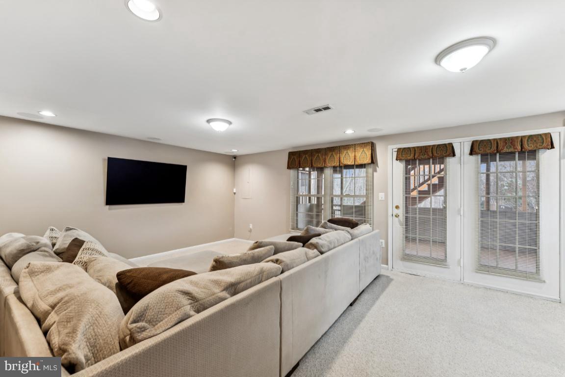 6251 WINDHAM HILL RUN, ALEXANDRIA, Virginia 22315, 3 Bedrooms Bedrooms, ,3 BathroomsBathrooms,Residential,For sale,6251 WINDHAM HILL RUN,VAFX2285366 MLS # VAFX2285366