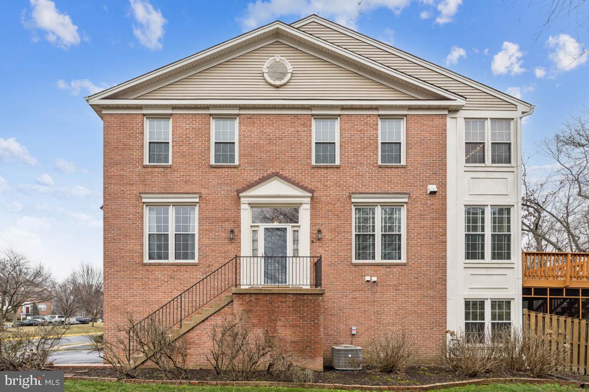 6251 WINDHAM HILL RUN, ALEXANDRIA, Virginia 22315, 3 Bedrooms Bedrooms, ,3 BathroomsBathrooms,Residential,For sale,6251 WINDHAM HILL RUN,VAFX2285366 MLS # VAFX2285366
