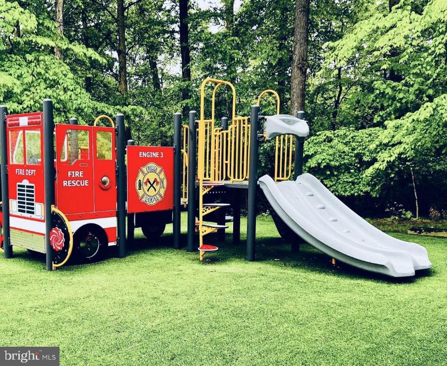 6251 WINDHAM HILL RUN, ALEXANDRIA, Virginia 22315, 3 Bedrooms Bedrooms, ,3 BathroomsBathrooms,Residential,For sale,6251 WINDHAM HILL RUN,VAFX2285366 MLS # VAFX2285366