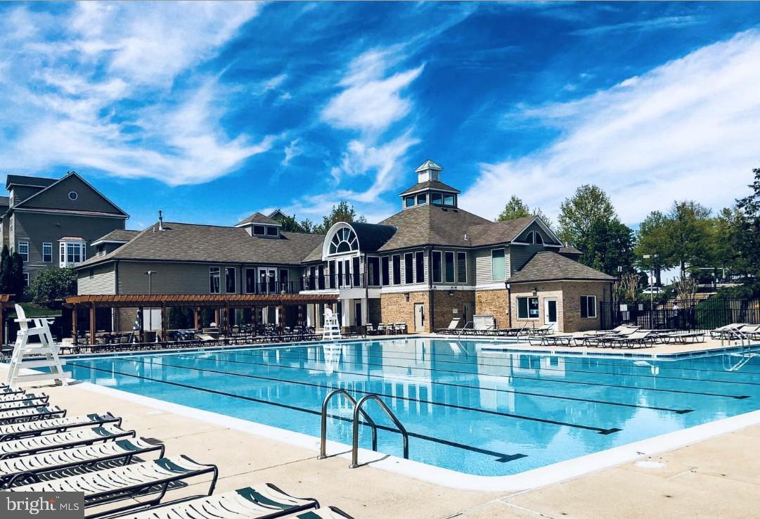 6251 WINDHAM HILL RUN, ALEXANDRIA, Virginia 22315, 3 Bedrooms Bedrooms, ,3 BathroomsBathrooms,Residential,For sale,6251 WINDHAM HILL RUN,VAFX2285366 MLS # VAFX2285366