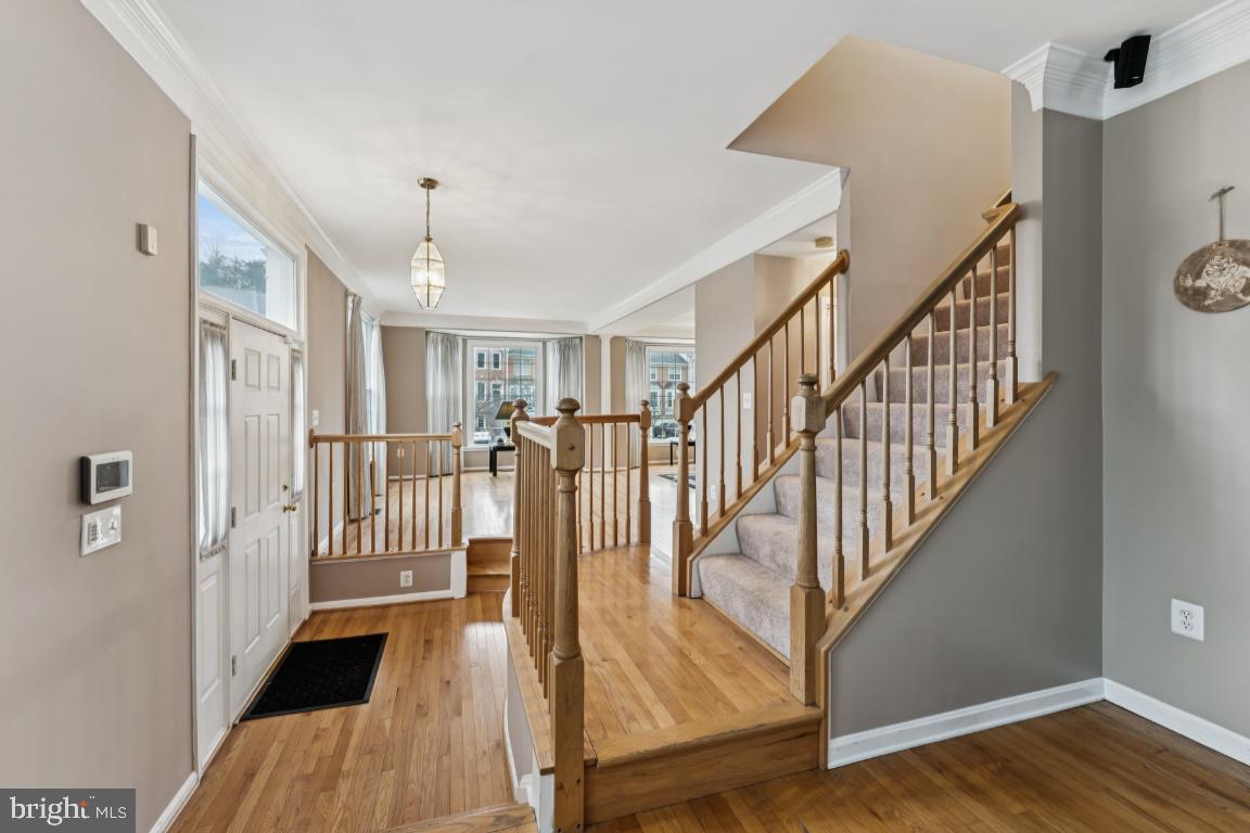 6251 WINDHAM HILL RUN, ALEXANDRIA, Virginia 22315, 3 Bedrooms Bedrooms, ,3 BathroomsBathrooms,Residential,For sale,6251 WINDHAM HILL RUN,VAFX2285366 MLS # VAFX2285366