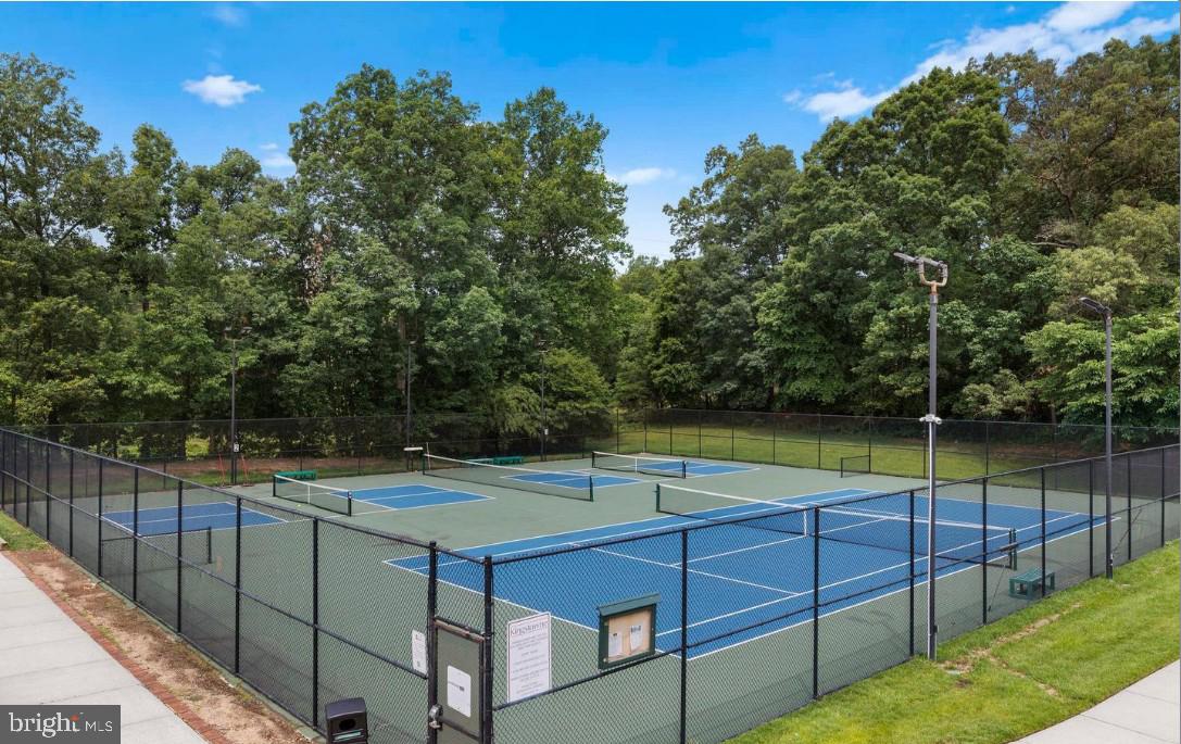 6251 WINDHAM HILL RUN, ALEXANDRIA, Virginia 22315, 3 Bedrooms Bedrooms, ,3 BathroomsBathrooms,Residential,For sale,6251 WINDHAM HILL RUN,VAFX2285366 MLS # VAFX2285366