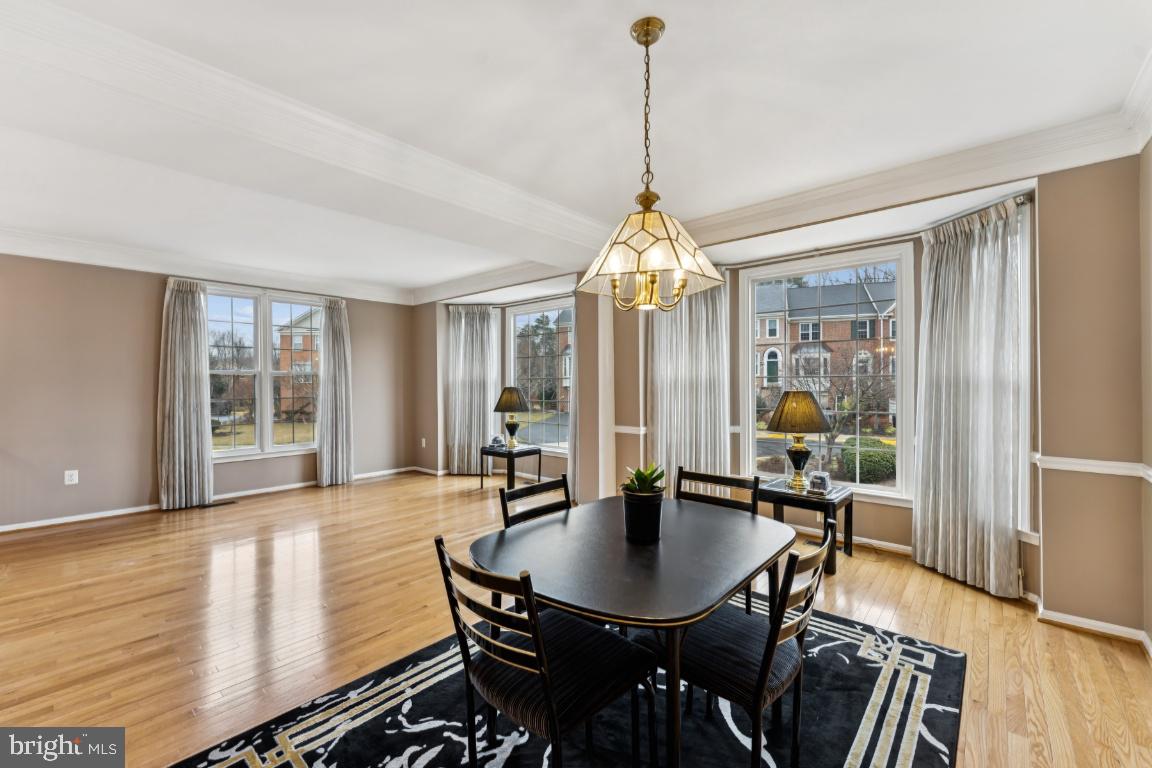 6251 WINDHAM HILL RUN, ALEXANDRIA, Virginia 22315, 3 Bedrooms Bedrooms, ,3 BathroomsBathrooms,Residential,For sale,6251 WINDHAM HILL RUN,VAFX2285366 MLS # VAFX2285366