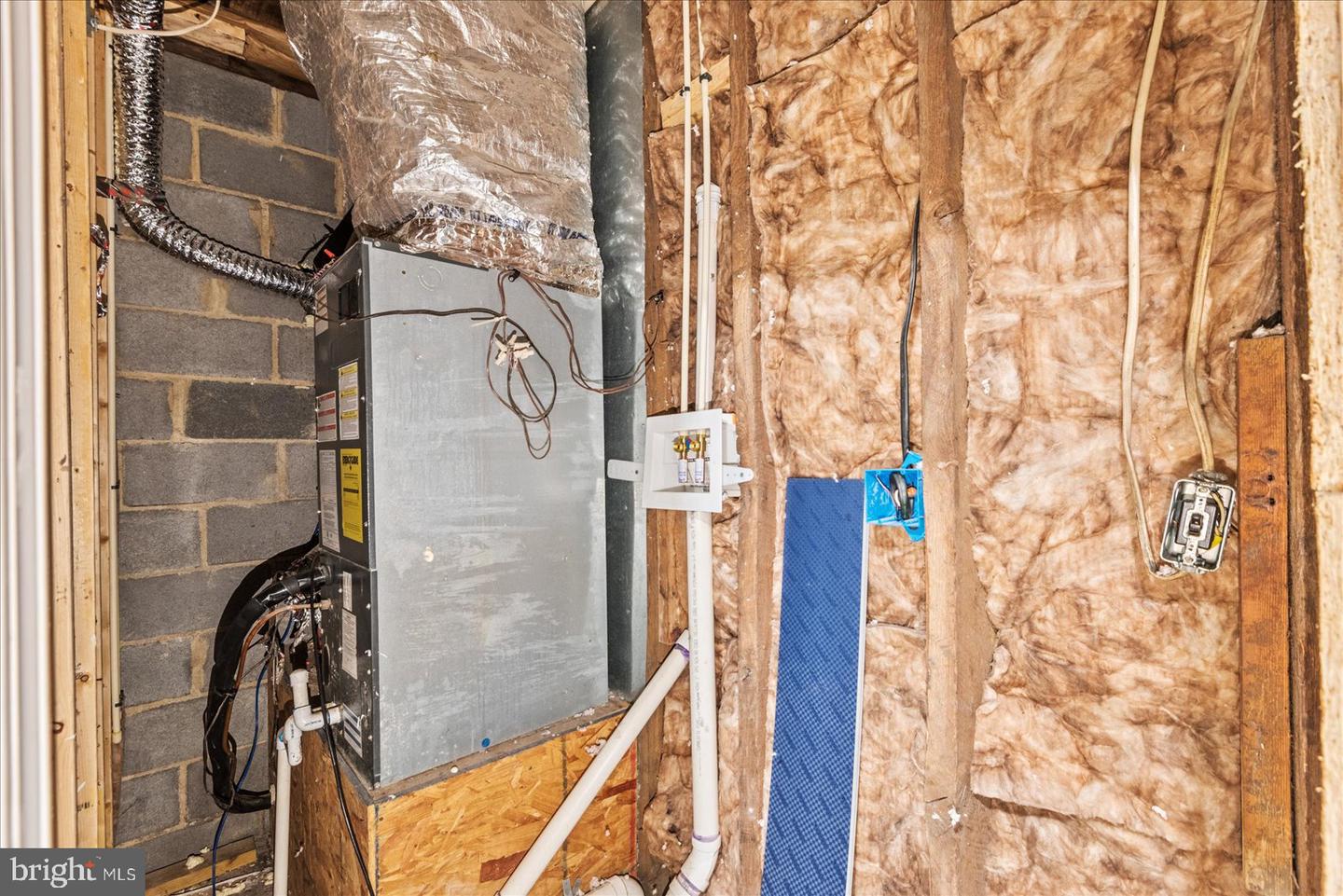 12605 FIVE MILE RD, FREDERICKSBURG, Virginia 22407, 5 Bedrooms Bedrooms, ,1 BathroomBathrooms,Residential,For sale,12605 FIVE MILE RD,VASP2038580 MLS # VASP2038580