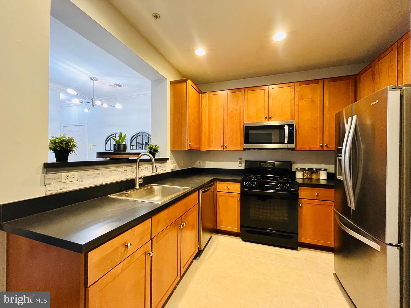 4860 EISENHOWER AVE #484, ALEXANDRIA, Virginia 22304, 2 Bedrooms Bedrooms, 4 Rooms Rooms,2 BathroomsBathrooms,Residential,For sale,4860 EISENHOWER AVE #484,VAAX2053124 MLS # VAAX2053124