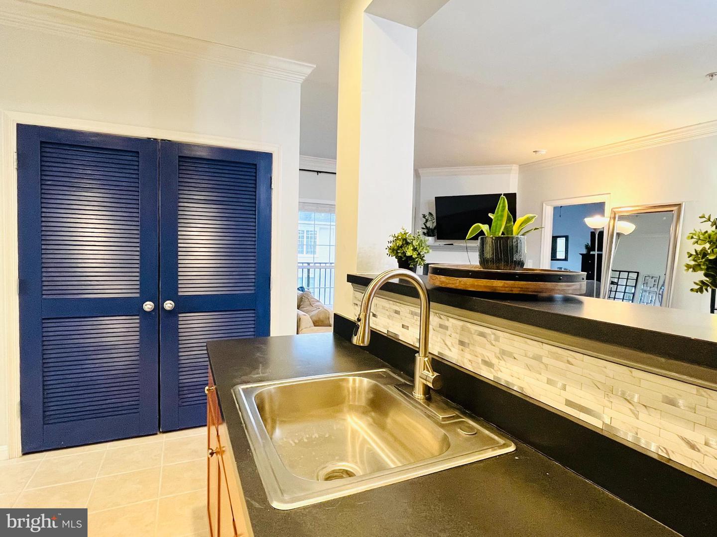 4860 EISENHOWER AVE #484, ALEXANDRIA, Virginia 22304, 2 Bedrooms Bedrooms, 4 Rooms Rooms,2 BathroomsBathrooms,Residential,For sale,4860 EISENHOWER AVE #484,VAAX2053124 MLS # VAAX2053124