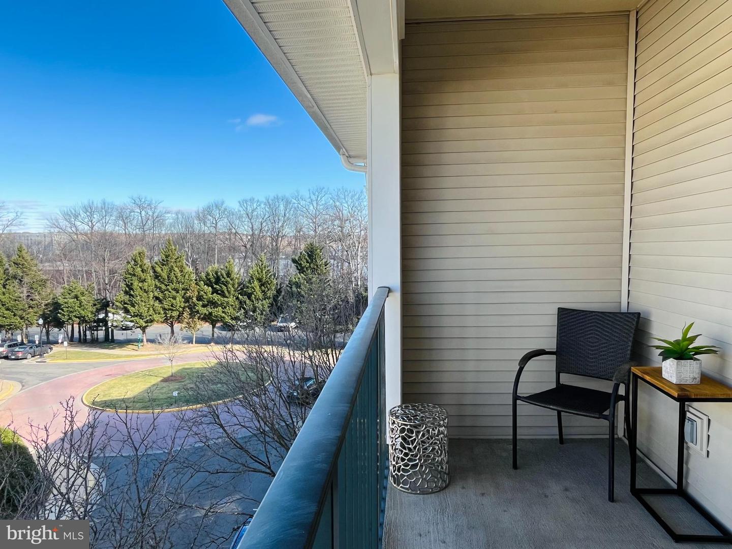 4860 EISENHOWER AVE #484, ALEXANDRIA, Virginia 22304, 2 Bedrooms Bedrooms, 4 Rooms Rooms,2 BathroomsBathrooms,Residential,For sale,4860 EISENHOWER AVE #484,VAAX2053124 MLS # VAAX2053124