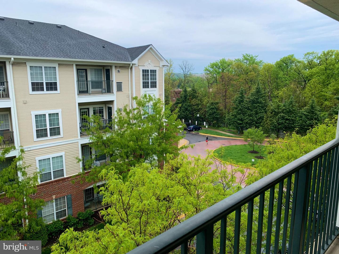 4860 EISENHOWER AVE #484, ALEXANDRIA, Virginia 22304, 2 Bedrooms Bedrooms, 4 Rooms Rooms,2 BathroomsBathrooms,Residential,For sale,4860 EISENHOWER AVE #484,VAAX2053124 MLS # VAAX2053124
