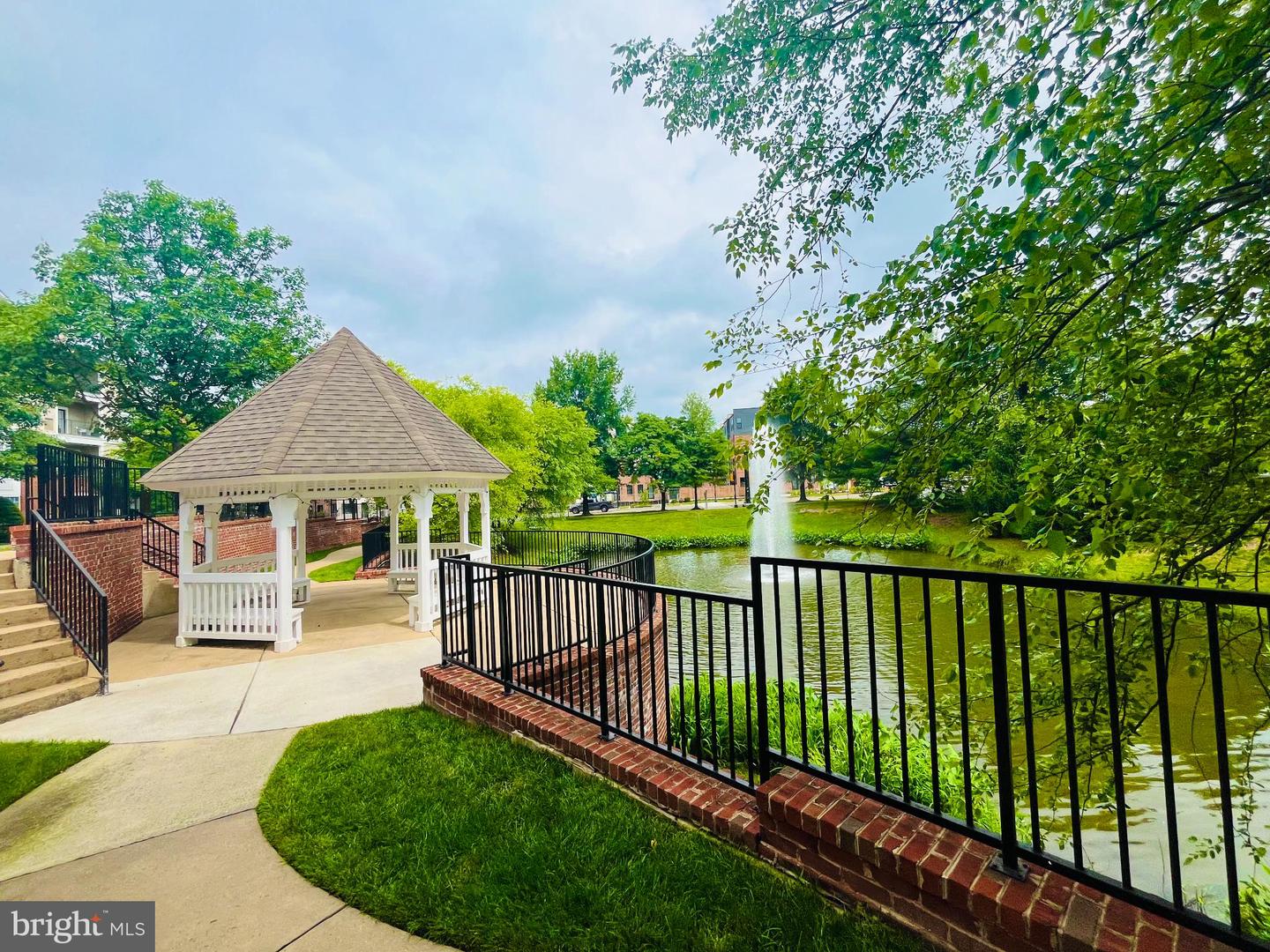 4860 EISENHOWER AVE #484, ALEXANDRIA, Virginia 22304, 2 Bedrooms Bedrooms, 4 Rooms Rooms,2 BathroomsBathrooms,Residential,For sale,4860 EISENHOWER AVE #484,VAAX2053124 MLS # VAAX2053124