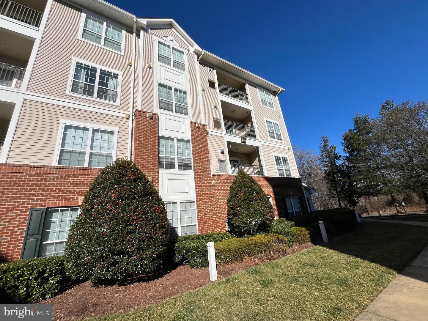 4860 EISENHOWER AVE #484, ALEXANDRIA, Virginia 22304, 2 Bedrooms Bedrooms, 4 Rooms Rooms,2 BathroomsBathrooms,Residential,For sale,4860 EISENHOWER AVE #484,VAAX2053124 MLS # VAAX2053124