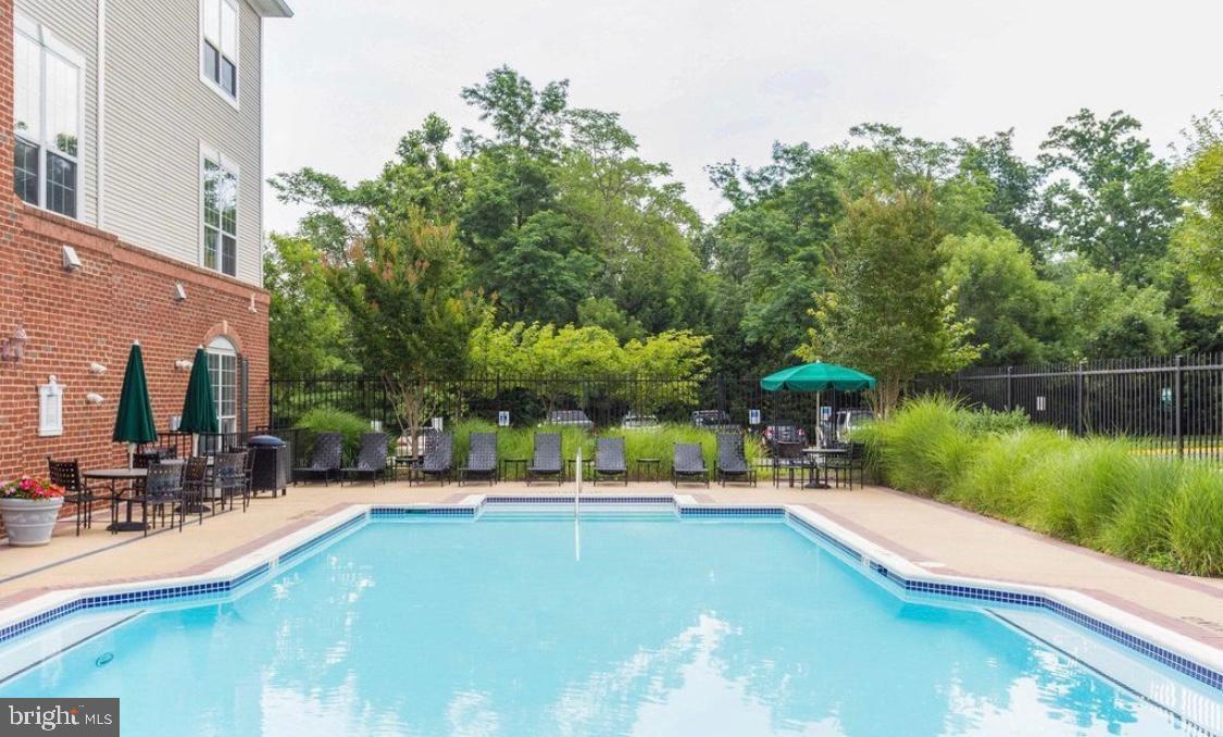 4860 EISENHOWER AVE #484, ALEXANDRIA, Virginia 22304, 2 Bedrooms Bedrooms, 4 Rooms Rooms,2 BathroomsBathrooms,Residential,For sale,4860 EISENHOWER AVE #484,VAAX2053124 MLS # VAAX2053124