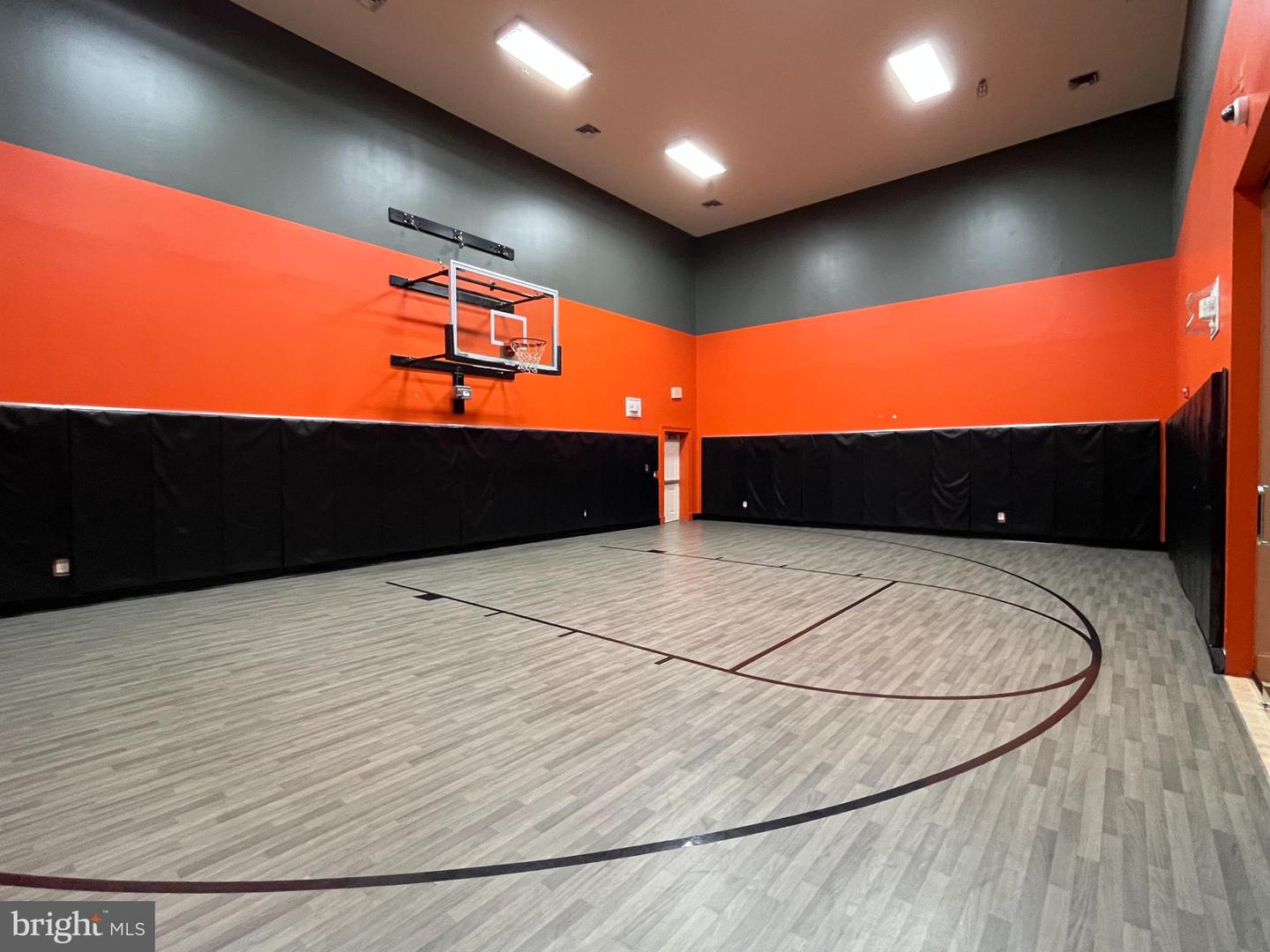 4860 EISENHOWER AVE #484, ALEXANDRIA, Virginia 22304, 2 Bedrooms Bedrooms, 4 Rooms Rooms,2 BathroomsBathrooms,Residential,For sale,4860 EISENHOWER AVE #484,VAAX2053124 MLS # VAAX2053124