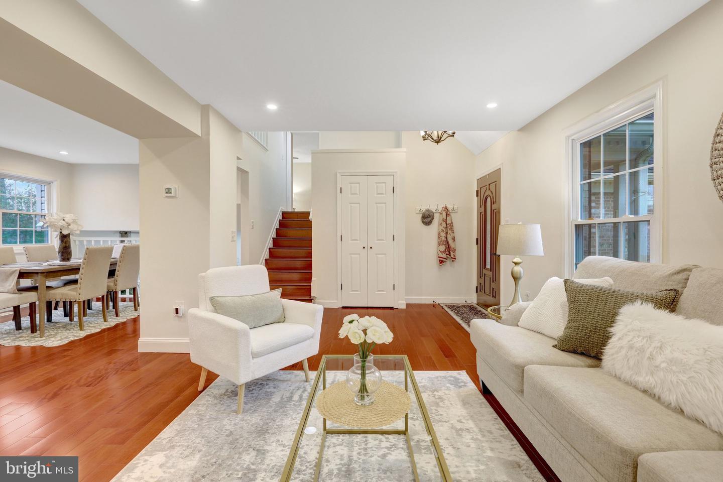 1827 POST OAK TRL, RESTON, Virginia 20191, 5 Bedrooms Bedrooms, ,3 BathroomsBathrooms,Residential,For sale,1827 POST OAK TRL,VAFX2285670 MLS # VAFX2285670