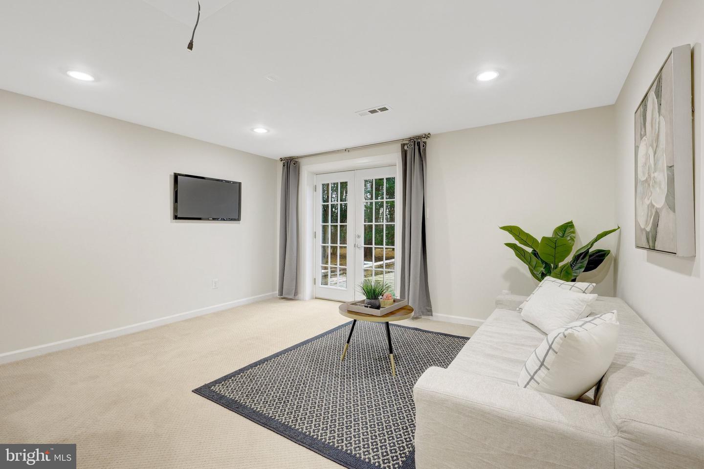 1827 POST OAK TRL, RESTON, Virginia 20191, 5 Bedrooms Bedrooms, ,3 BathroomsBathrooms,Residential,For sale,1827 POST OAK TRL,VAFX2285670 MLS # VAFX2285670