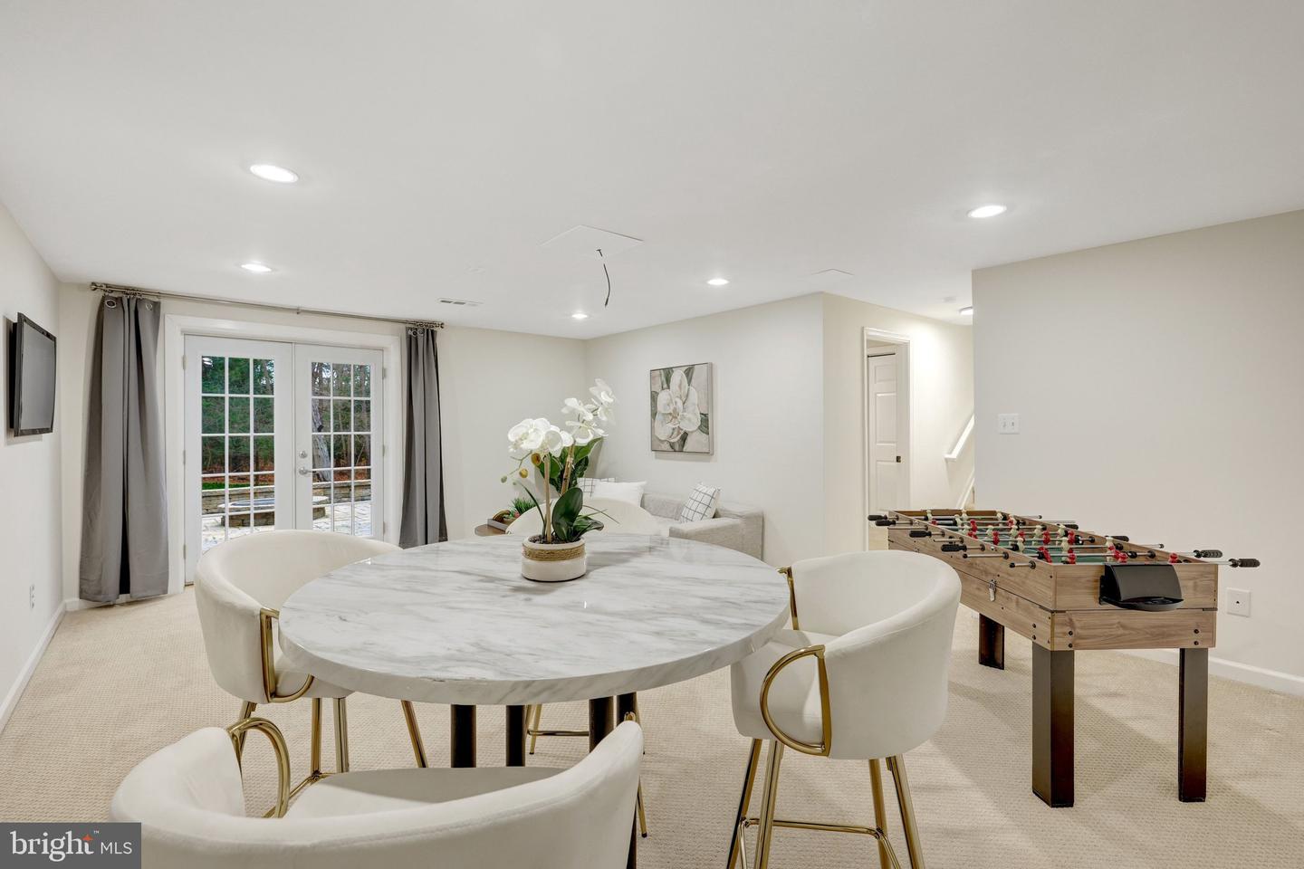 1827 POST OAK TRL, RESTON, Virginia 20191, 5 Bedrooms Bedrooms, ,3 BathroomsBathrooms,Residential,For sale,1827 POST OAK TRL,VAFX2285670 MLS # VAFX2285670