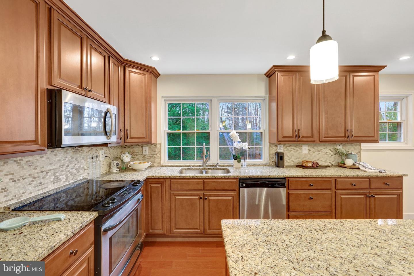 1827 POST OAK TRL, RESTON, Virginia 20191, 5 Bedrooms Bedrooms, ,3 BathroomsBathrooms,Residential,For sale,1827 POST OAK TRL,VAFX2285670 MLS # VAFX2285670