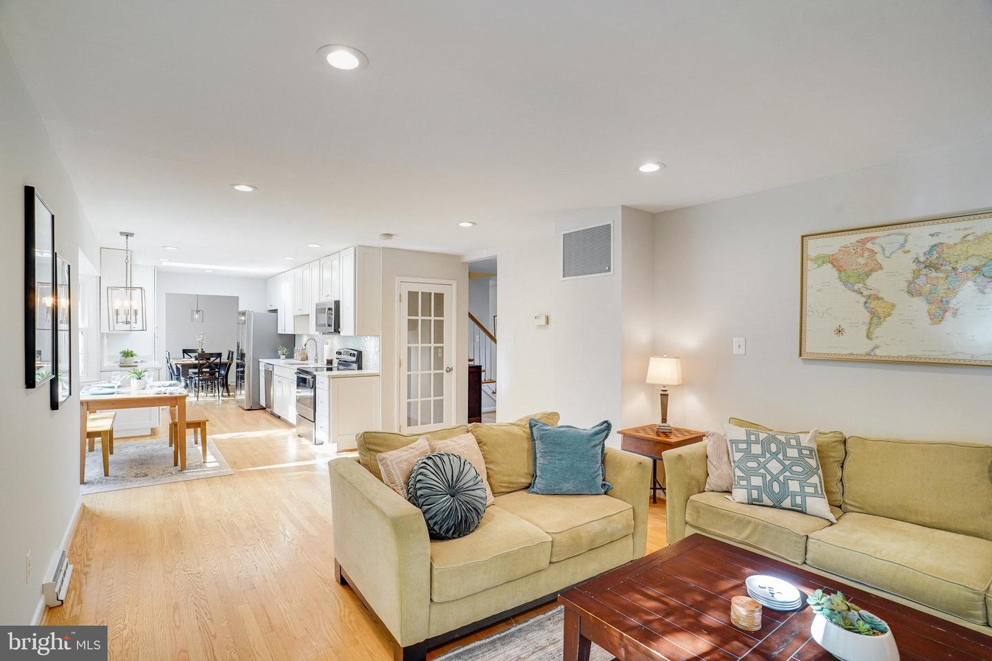 3300 PRINCE WILLIAM DR, FAIRFAX, Virginia 22031, 4 Bedrooms Bedrooms, ,2 BathroomsBathrooms,Residential,For sale,3300 PRINCE WILLIAM DR,VAFX2285674 MLS # VAFX2285674