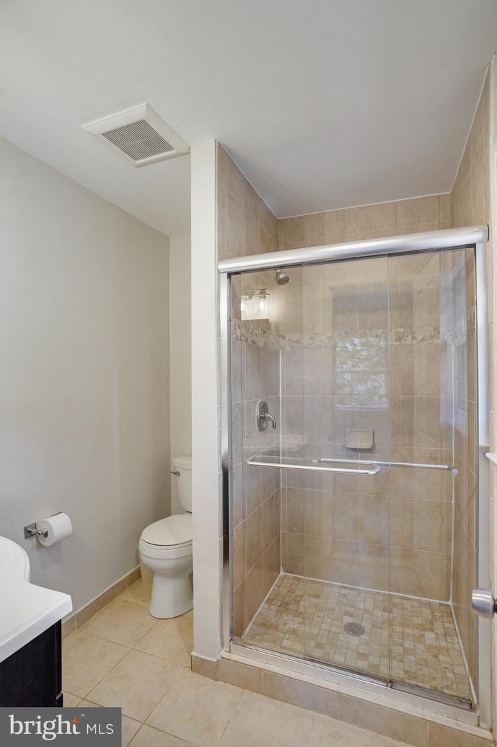 3300 PRINCE WILLIAM DR, FAIRFAX, Virginia 22031, 4 Bedrooms Bedrooms, ,2 BathroomsBathrooms,Residential,For sale,3300 PRINCE WILLIAM DR,VAFX2285674 MLS # VAFX2285674