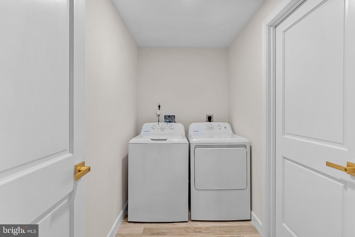 3313 MILL SPRINGS DR, FAIRFAX, Virginia 22031, 5 Bedrooms Bedrooms, ,3 BathroomsBathrooms,Residential,For sale,3313 MILL SPRINGS DR,VAFX2285728 MLS # VAFX2285728