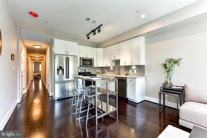 1453 GIRARD ST NW #3, WASHINGTON, District Of Columbia 20009, 2 Bedrooms Bedrooms, ,2 BathroomsBathrooms,Residential,For sale,1453 GIRARD ST NW #3,DCDC2241610 MLS # DCDC2241610