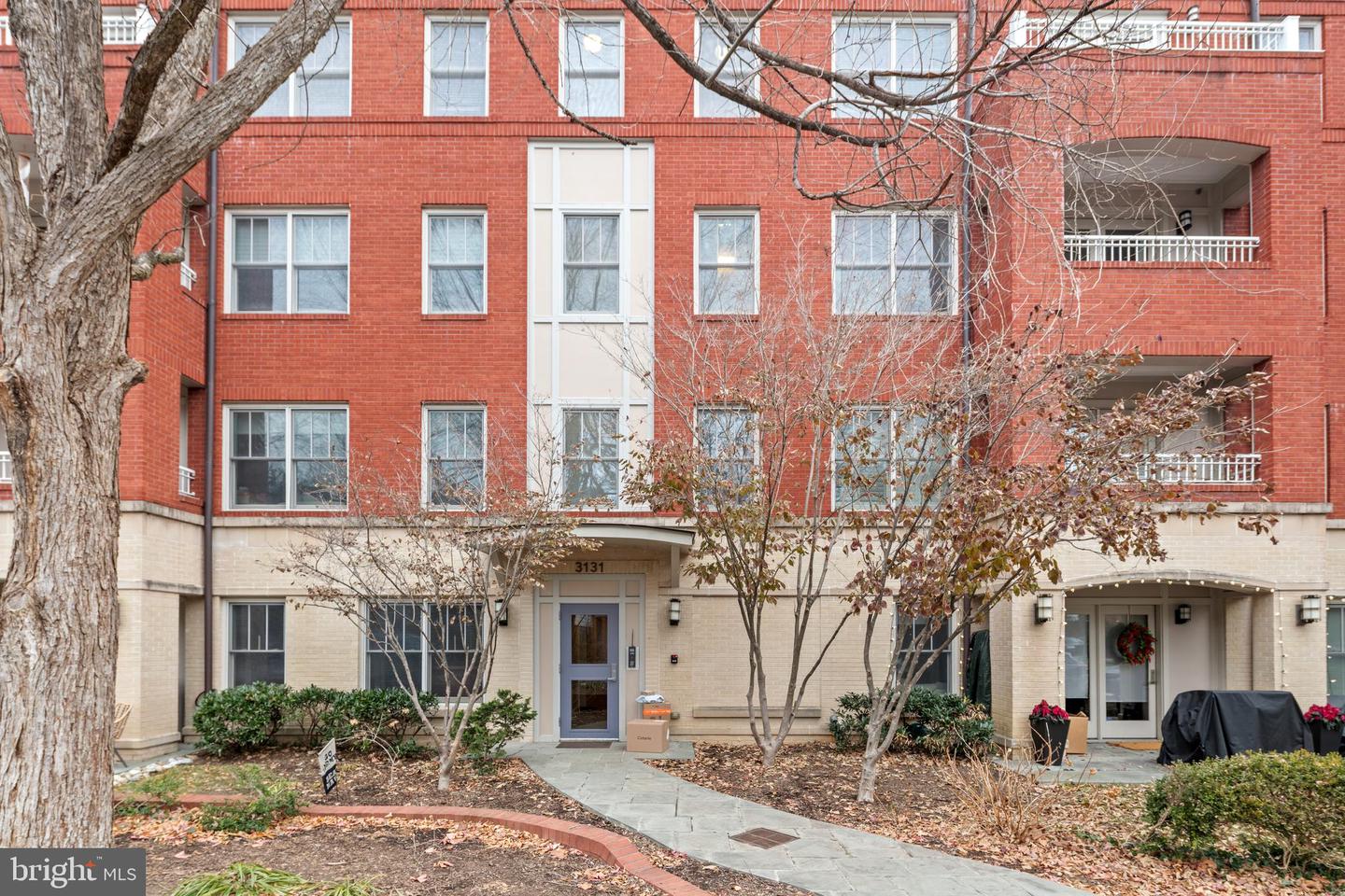 3131 9TH RD N #44, ARLINGTON, Virginia 22201, 2 Bedrooms Bedrooms, ,2 BathroomsBathrooms,Residential,For sale,3131 9TH RD N #44,VAAR2067820 MLS # VAAR2067820