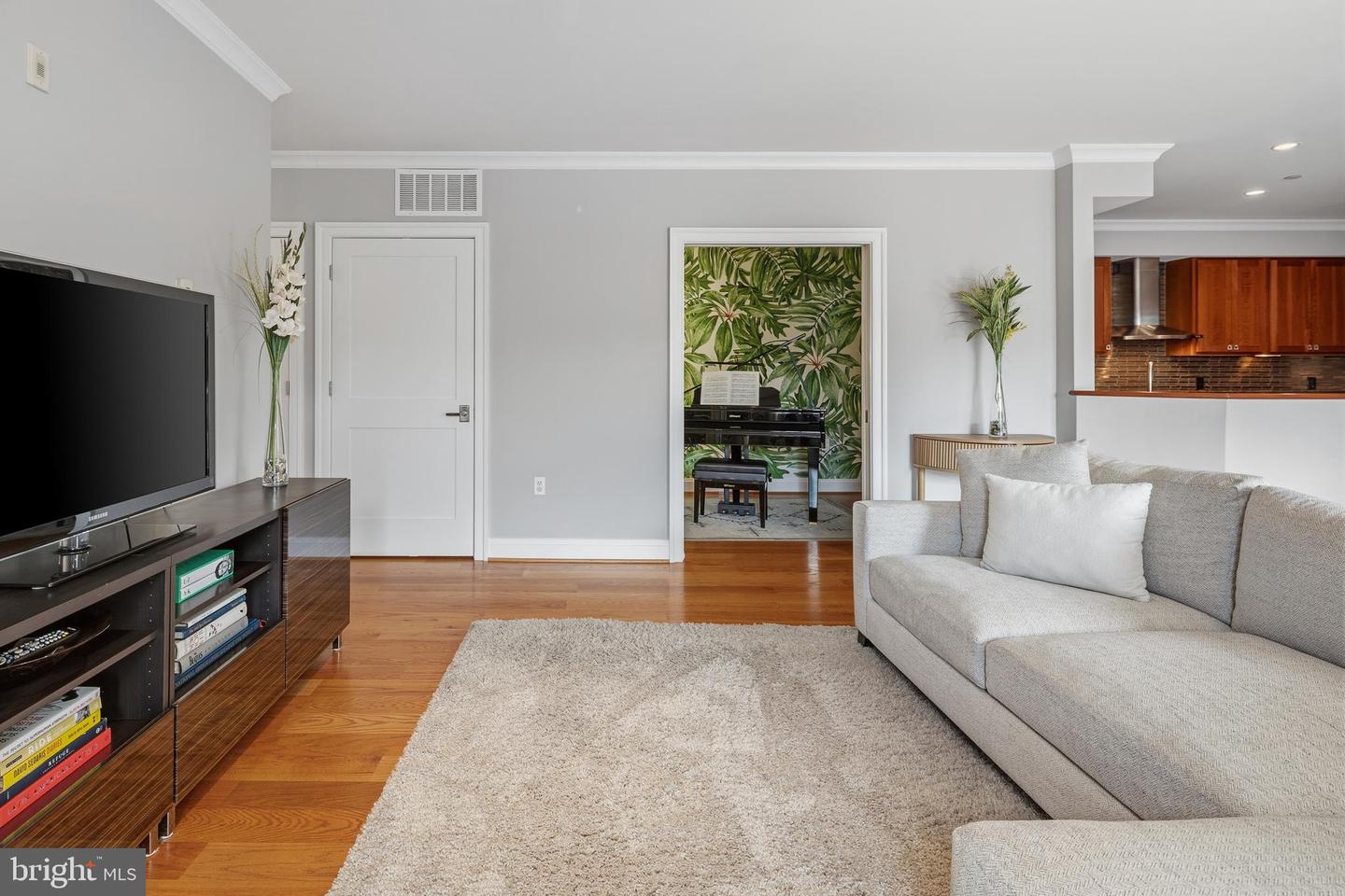 3131 9TH RD N #44, ARLINGTON, Virginia 22201, 2 Bedrooms Bedrooms, ,2 BathroomsBathrooms,Residential,For sale,3131 9TH RD N #44,VAAR2067820 MLS # VAAR2067820